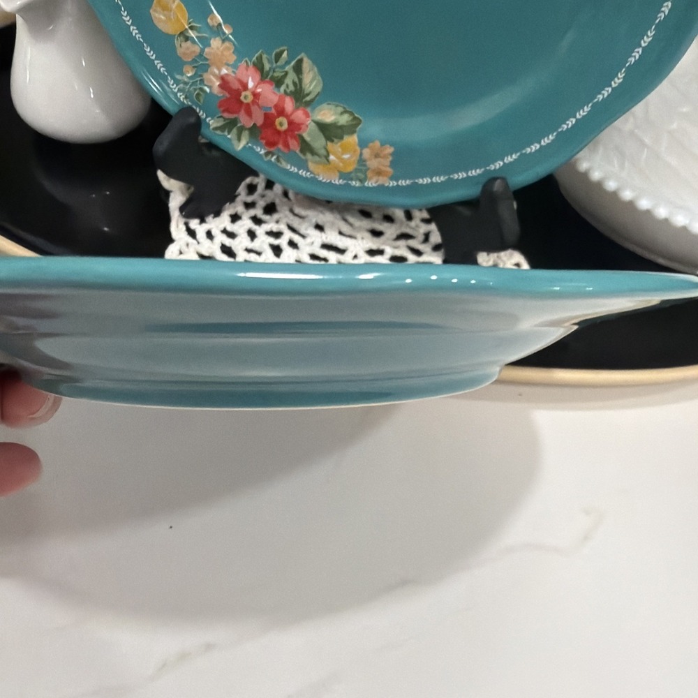 The Pioneer Woman Vintage Floral Teal Salad Plates 8.5" Set of 2 - Picture 2 of 9